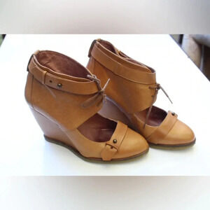 Lucky Penny wedge booties